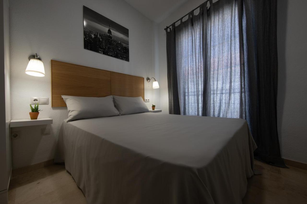 Private Rooftop&Elegant studio - Center Appartement Málaga Buitenkant foto